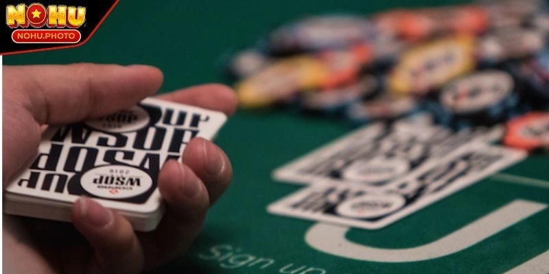 Chia bài và bắt đầu ván cược trong Stud Poker Nohu là gì?